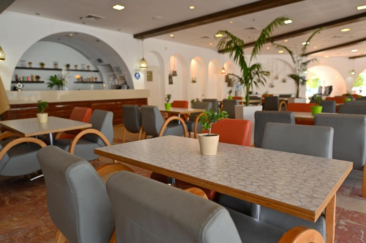Club In Eilat - Coral Beach Villa Resort エクステリア 写真